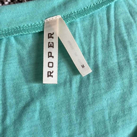 Cute tie front skull v neck tee - Picture 2 of 3